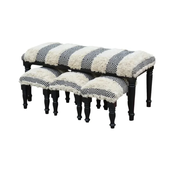 4 Piece Wood Bench and Stools Set Tousled Geo Benches|Ensemble de 4 pièces de banc et tabourets en bois à motif géométrique ébouriffé