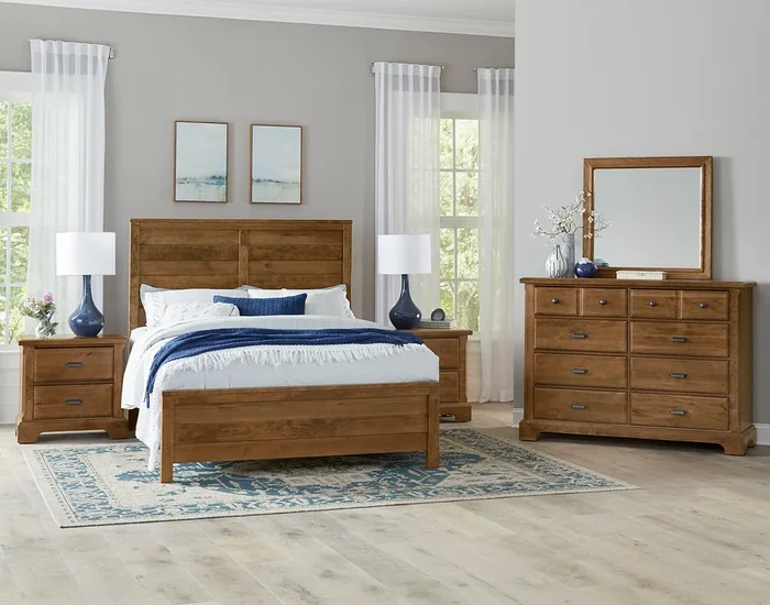 Casual 4-Piece Queen Panel Bedroom Set