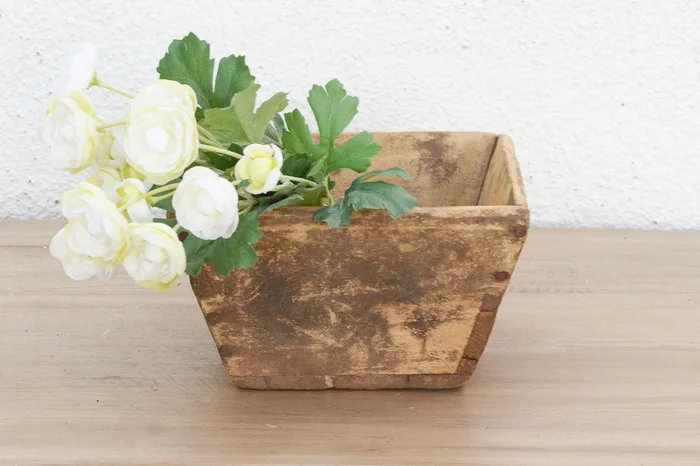 Charming Wood Basket w/Aged Patina (Trade)