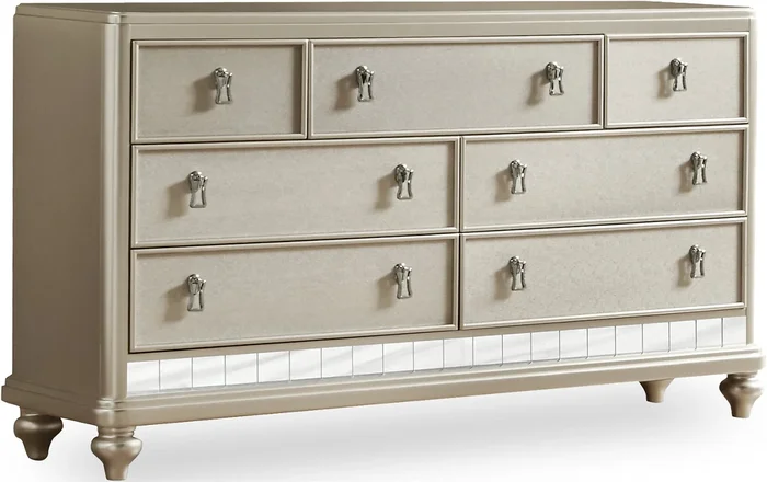 Diva Bedroom 7-Drawer Dresser, 68″W x 38″H, Glam – Silver | Commode somptueuse Diva de 68 po (L) x 38 po (H) à 7 tiroirs pour la chambre à coucher – argentée