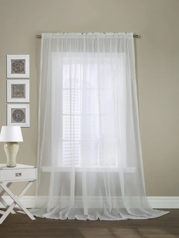 Habitat Voile White Rod Pocket Curtain Panel – 112 x 95|Panneau de rideau passe-tringle Voile blanc d’Habitat – 112 x 95