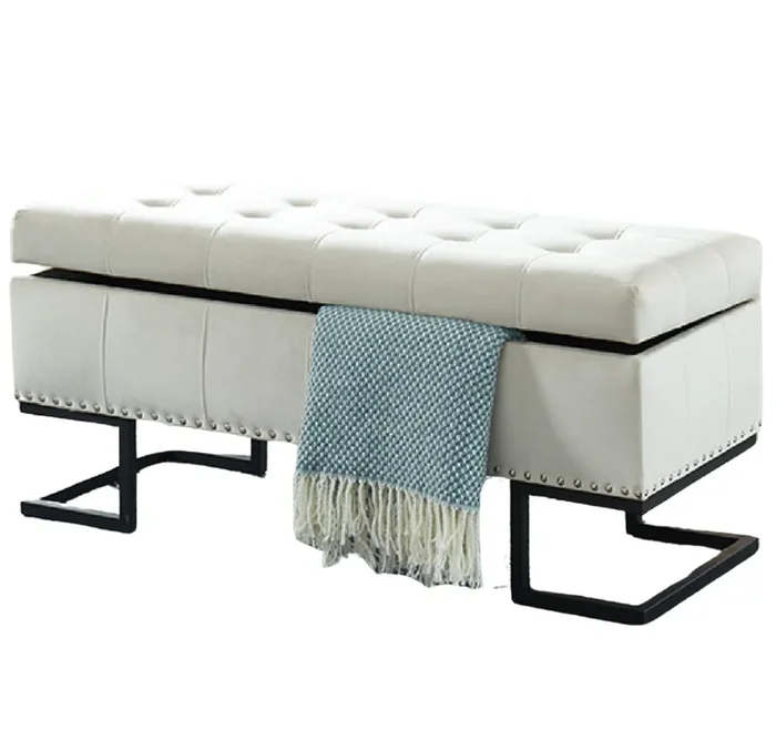 Imperial Tufted Bench with Silver Stand Beige Benches|Banc Imperial capitonné beige avec support argenté