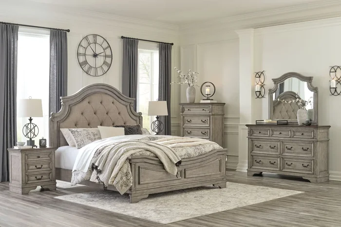 Lodenbay – Panel Bedroom Set