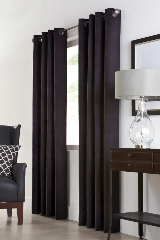 Navar Black Grommet Curtain Panel – 54″ X 84″|Panneau de rideau à œillets Navar noir – 54 po x 84 po