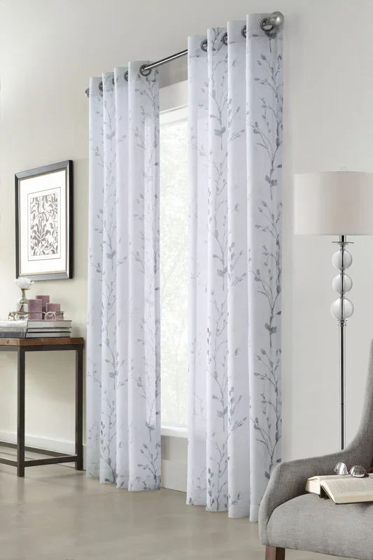 Primavera White Grommet Curtain Panel – 52″ X 95″|Panneau de rideau à œillets Primavera blanc – 52 po x 95 po