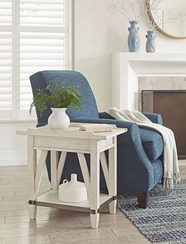 Richter Chairside Table
