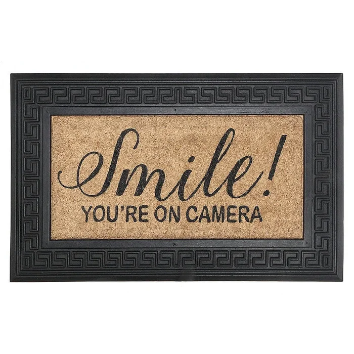Rubber & Coir Smile You’re on Camera Floormat|Tapis de plancher « Smile You’re on Camera » en caoutchouc et tapis-brosse