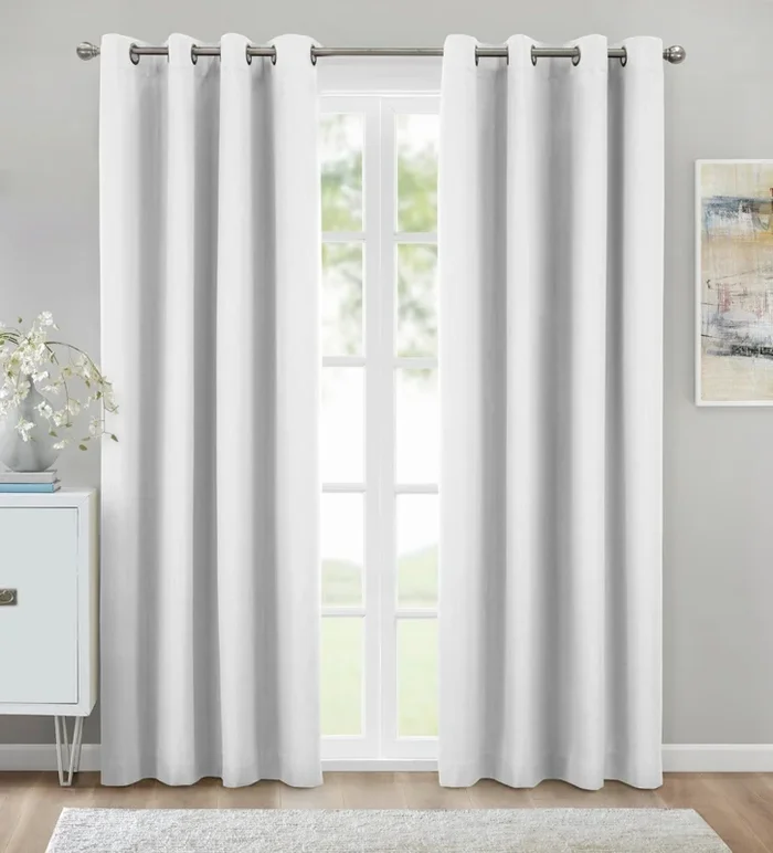 Thermaplus Kelly White Blackout Grommet Curtain Panel – 52 x 84|Panneau de rideau coupe-lumière à œillets Kelly blanc de Thermaplus – 52 x 84